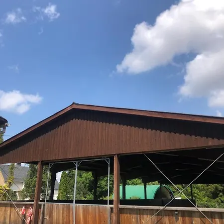Hundeurlaub - Tiny House Im Wald