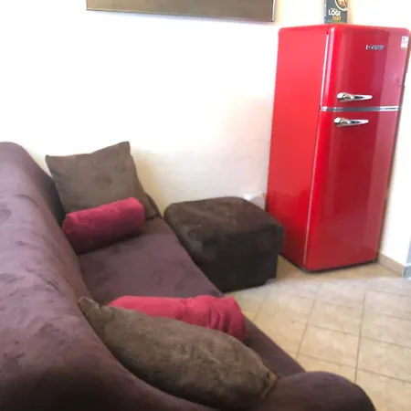 Holiday home Hundeurlaub Im Tiny House Im Wald